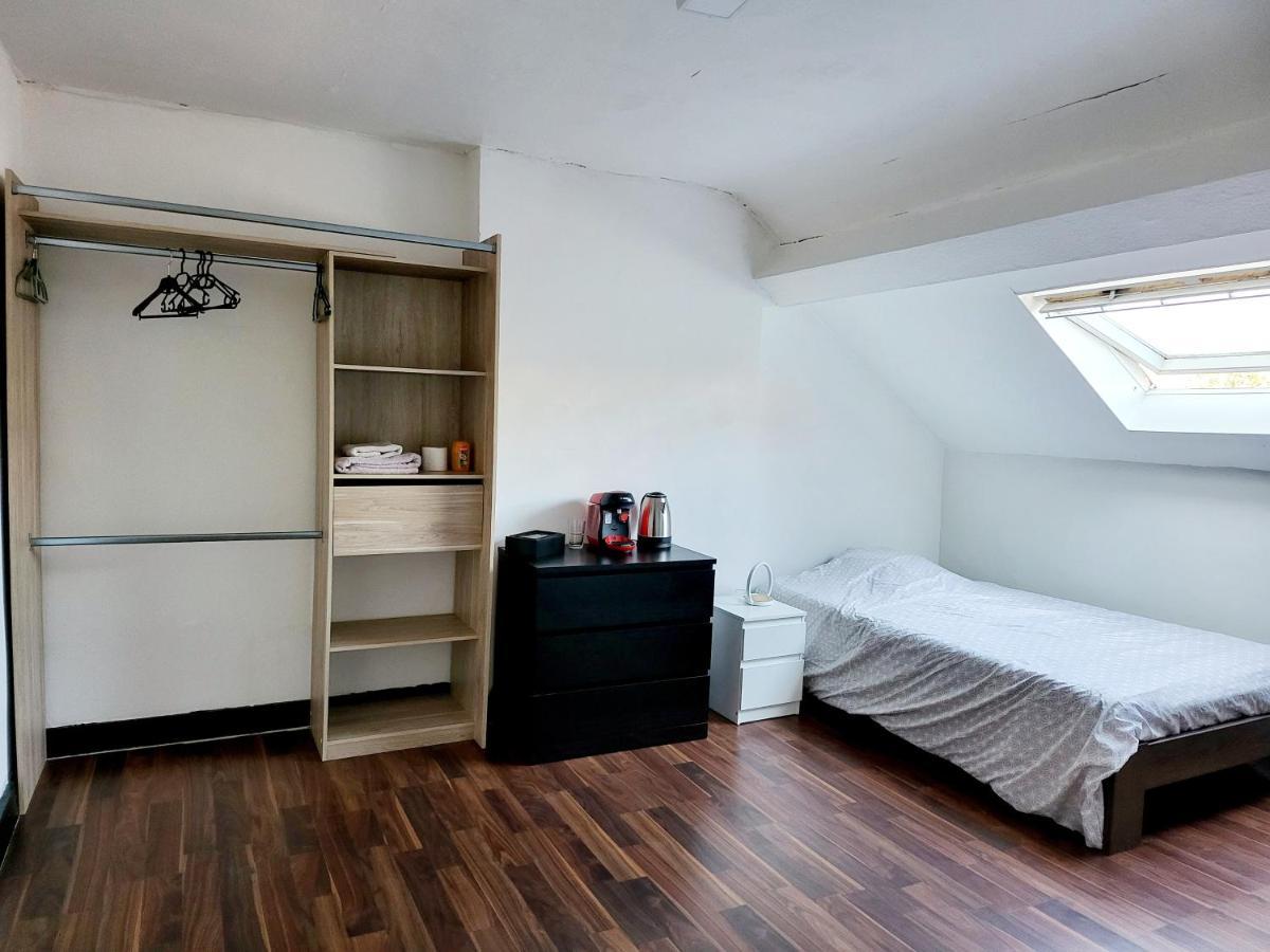 Chambre Privee Au 3E Etage Sans Ascenceur En Plein Centre De Charleroi Apartment ภายนอก รูปภาพ